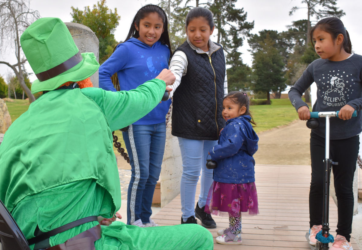 031420-smt-news-st-patricks-scavenger-hunt-003